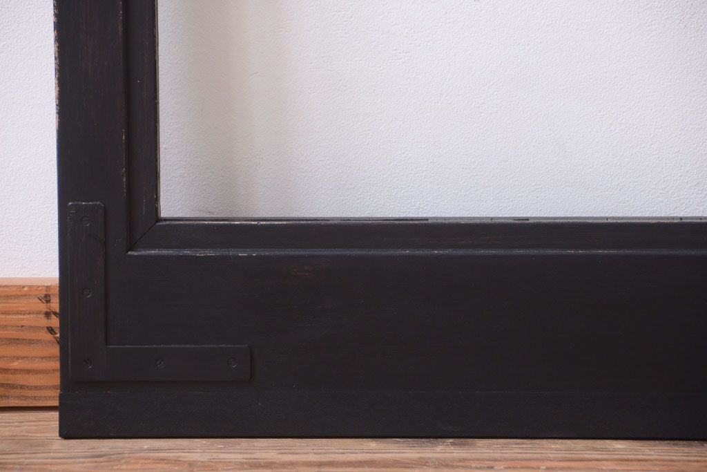 アンティークペイント　大きなガラス面の古い木製ドア