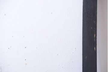 アンティークペイント　大きなガラス面の古い木製ドア