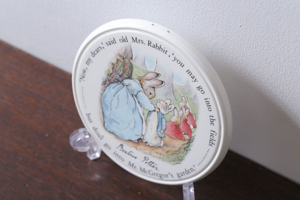 アンティーク雑貨　中古　イギリスWedgwood(ウェッジウッド)　ピーターラビット　ティーポットスタンド