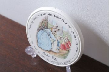 アンティーク雑貨　中古　イギリスWedgwood(ウェッジウッド)　ピーターラビット　ティーポットスタンド