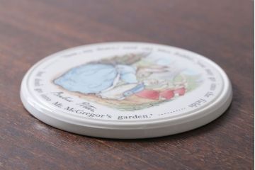 アンティーク雑貨　中古　イギリスWedgwood(ウェッジウッド)　ピーターラビット　ティーポットスタンド