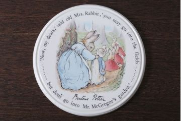 アンティーク雑貨　中古　イギリスWedgwood(ウェッジウッド)　ピーターラビット　ティーポットスタンド