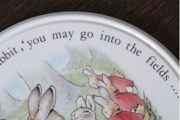 アンティーク雑貨　中古　イギリスWedgwood(ウェッジウッド)　ピーターラビット　ティーポットスタンド