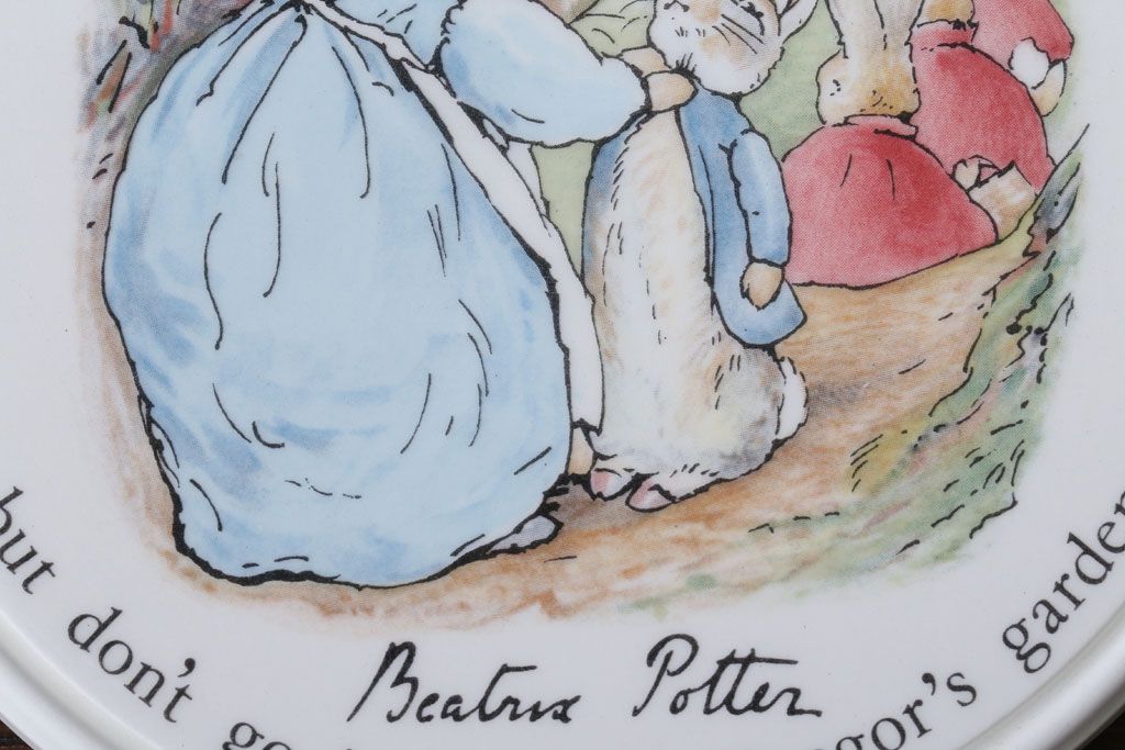 アンティーク雑貨　中古　イギリスWedgwood(ウェッジウッド)　ピーターラビット　ティーポットスタンド