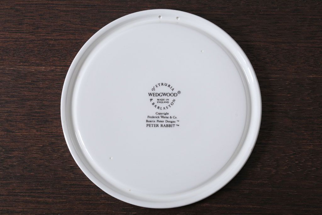 アンティーク雑貨　中古　イギリスWedgwood(ウェッジウッド)　ピーターラビット　ティーポットスタンド