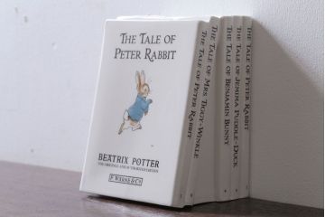 アンティーク雑貨　中古　イギリスWedgwood(ウェッジウッド)　ピーターラビット　ブックエンド型貯金箱