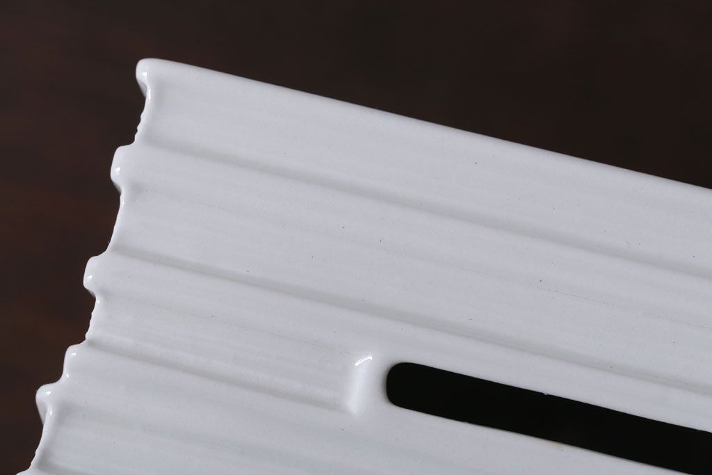 アンティーク雑貨　中古　イギリスWedgwood(ウェッジウッド)　ピーターラビット　ブックエンド型貯金箱