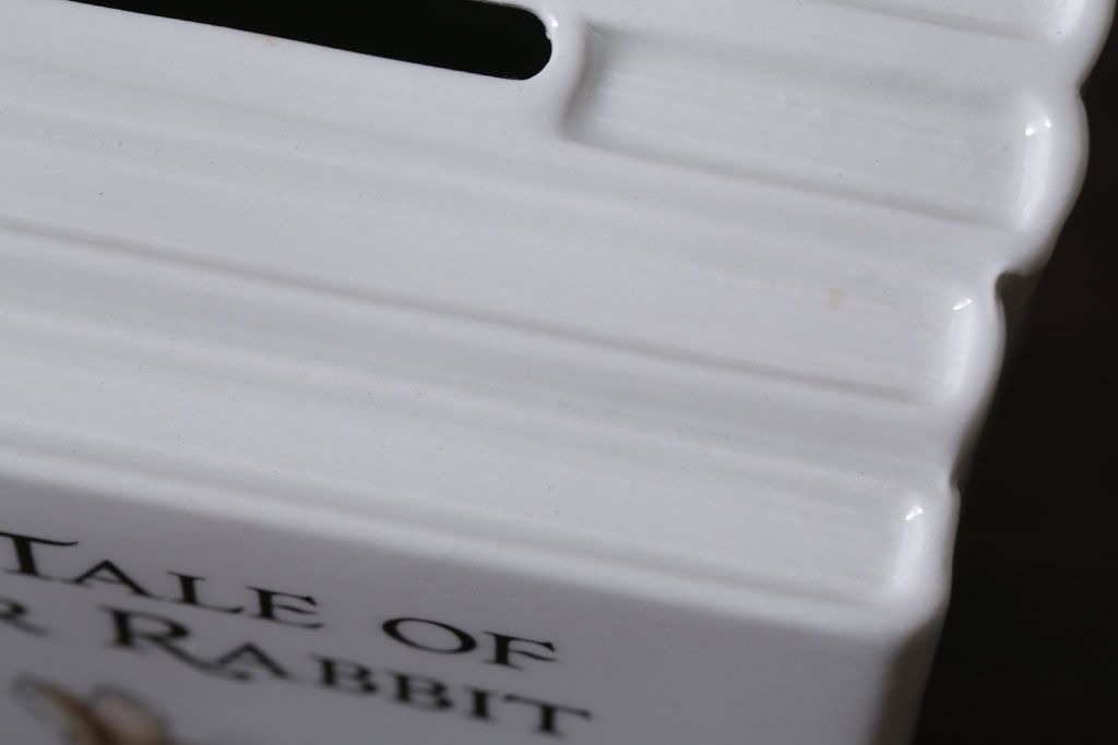 アンティーク雑貨　中古　イギリスWedgwood(ウェッジウッド)　ピーターラビット　ブックエンド型貯金箱