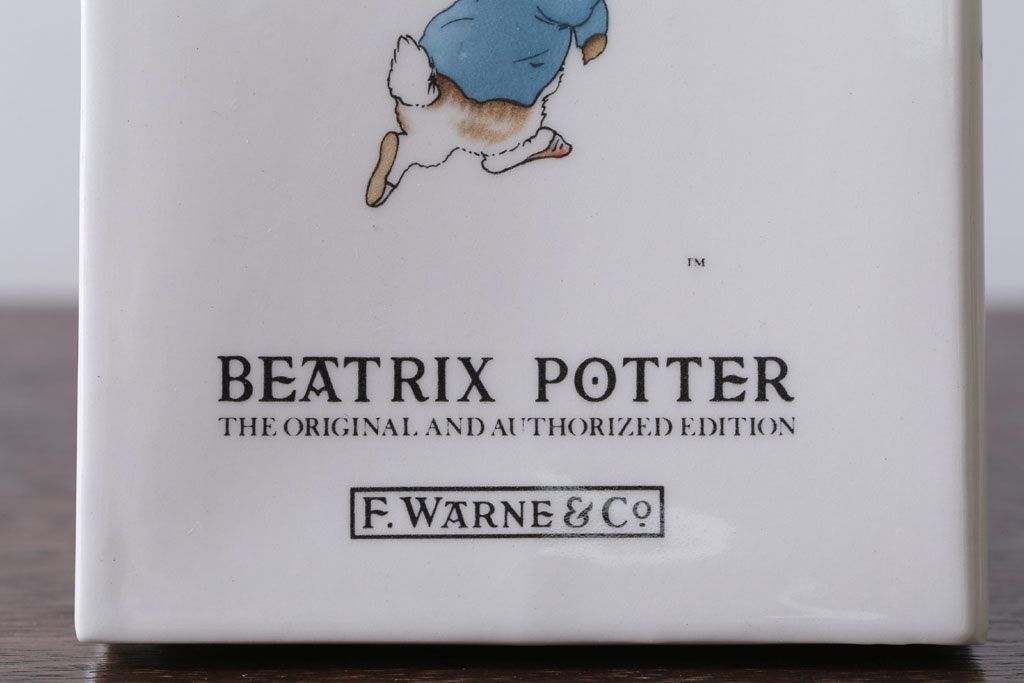 アンティーク雑貨　中古　イギリスWedgwood(ウェッジウッド)　ピーターラビット　ブックエンド型貯金箱