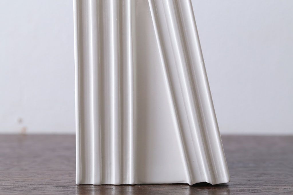 アンティーク雑貨　中古　イギリスWedgwood(ウェッジウッド)　ピーターラビット　ブックエンド型貯金箱