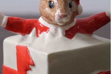 アンティーク雑貨　中古 イギリス ROYAL DOULTON(ロイヤルドルトン)　クリスマスBUNNYKINS　1994
