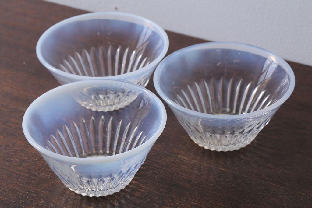 アンティーク雑貨　昭和レトロ　乳白ガラスカップ3点(氷コップ)