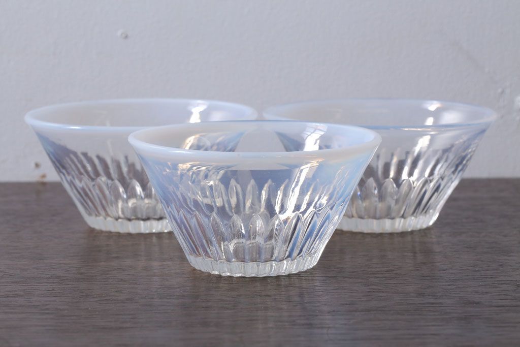 アンティーク雑貨　昭和レトロ　乳白ガラスカップ3点(氷コップ)