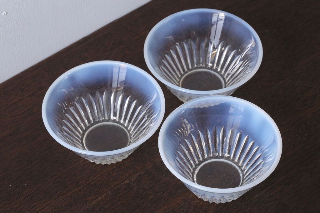 アンティーク雑貨　昭和レトロ　乳白ガラスカップ3点(氷コップ)