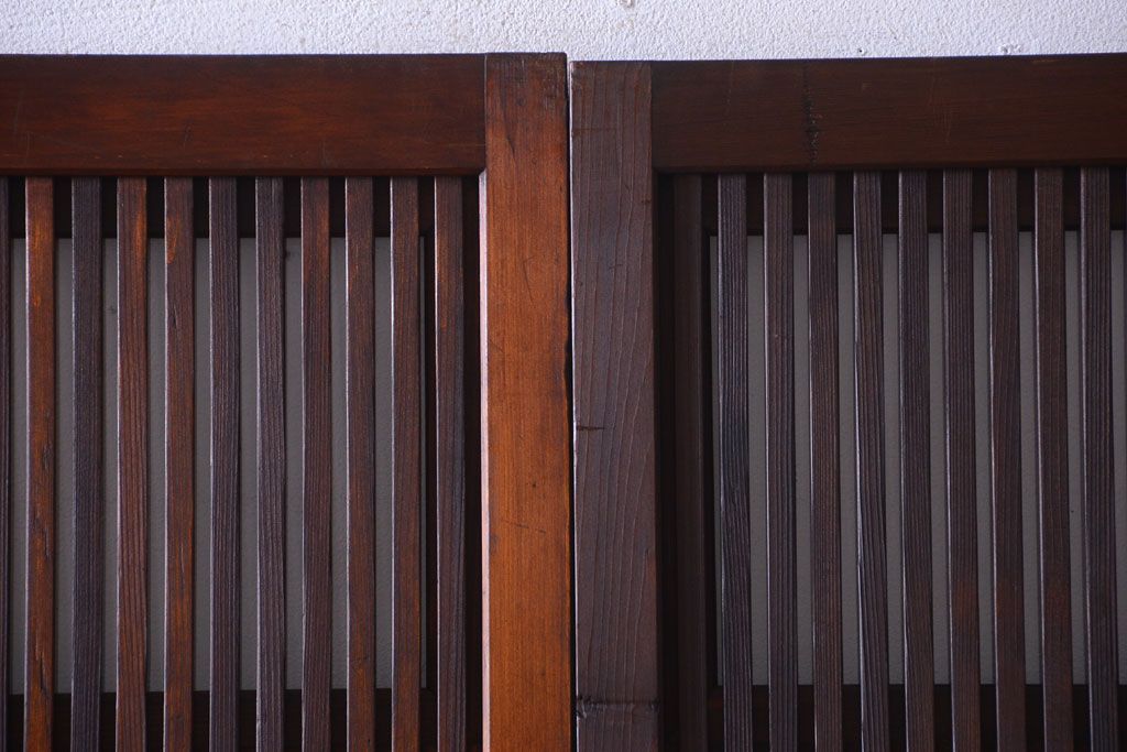 古民具・骨董　裏ガラス入り!腰板欅材のモールガラス帯格子戸2枚セット(1)