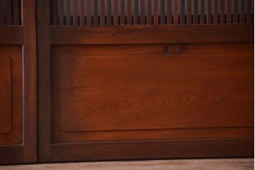 古民具・骨董　裏ガラス入り!腰板欅材のモールガラス帯格子戸2枚セット(1)