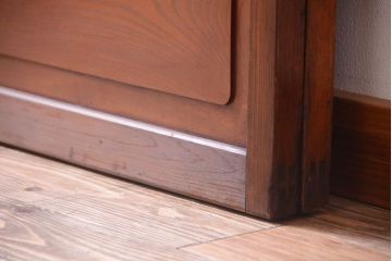 古民具・骨董　裏ガラス入り!腰板欅材のモールガラス帯格子戸2枚セット(1)