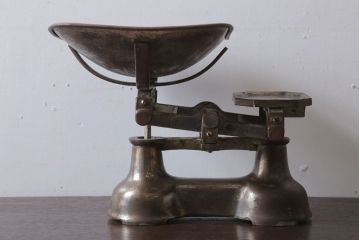 アンティーク雑貨　イギリスアンティーク　古いアイアンスケール(はかり)