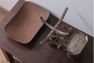 アンティーク雑貨　イギリスアンティーク　古いアイアンスケール(はかり)