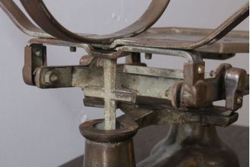 アンティーク雑貨　イギリスアンティーク　古いアイアンスケール(はかり)