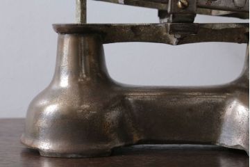 アンティーク雑貨　イギリスアンティーク　古いアイアンスケール(はかり)