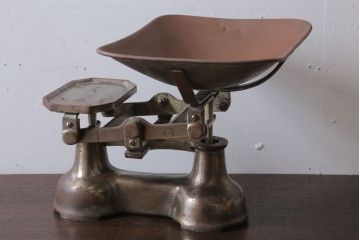 アンティーク雑貨　イギリスアンティーク　古いアイアンスケール(はかり)