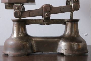 アンティーク雑貨　イギリスアンティーク　古いアイアンスケール(はかり)