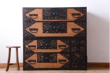 アンティーク家具　古民具・骨董　明治〜大正期　高級品!美しい金具の上質な重ね総桐佐渡箪笥(桐箪笥、桐たんす)
