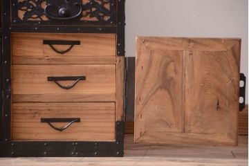アンティーク家具　古民具・骨董　明治〜大正期　高級品!美しい金具の上質な重ね総桐佐渡箪笥(桐箪笥、桐たんす)