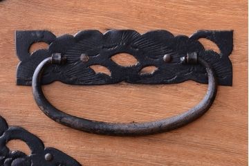 アンティーク家具　古民具・骨董　明治〜大正期　高級品!美しい金具の上質な重ね総桐佐渡箪笥(桐箪笥、桐たんす)