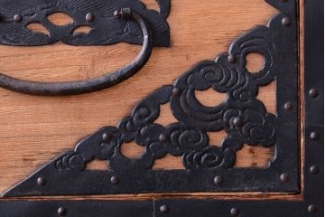 アンティーク家具　古民具・骨董　明治〜大正期　高級品!美しい金具の上質な重ね総桐佐渡箪笥(桐箪笥、桐たんす)