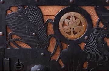 アンティーク家具　古民具・骨董　明治〜大正期　高級品!美しい金具の上質な重ね総桐佐渡箪笥(桐箪笥、桐たんす)