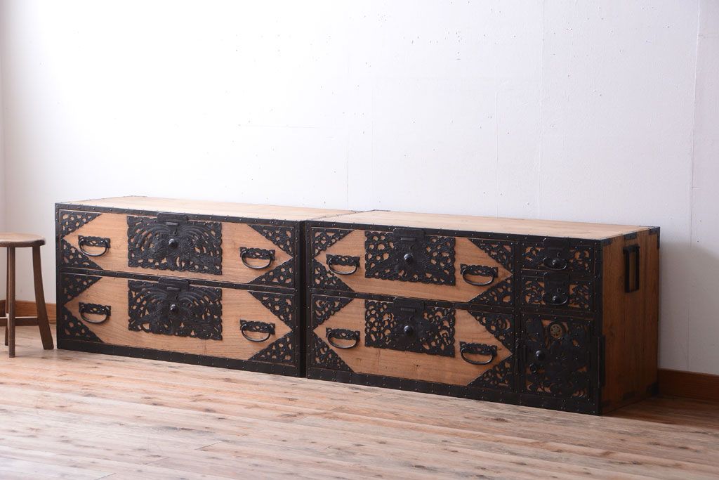 アンティーク家具　古民具・骨董　明治〜大正期　高級品!美しい金具の上質な重ね総桐佐渡箪笥(桐箪笥、桐たんす)