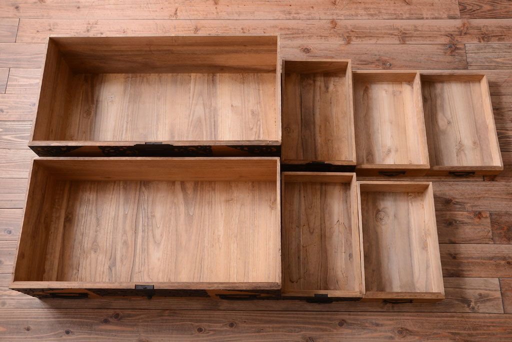 アンティーク家具　古民具・骨董　明治〜大正期　高級品!美しい金具の上質な重ね総桐佐渡箪笥(桐箪笥、桐たんす)