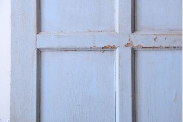 アンティークペイント　古いペンキのレトロなドア