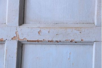 アンティークペイント　古いペンキのレトロなドア