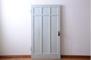 アンティークペイント　古いペンキのレトロなドア