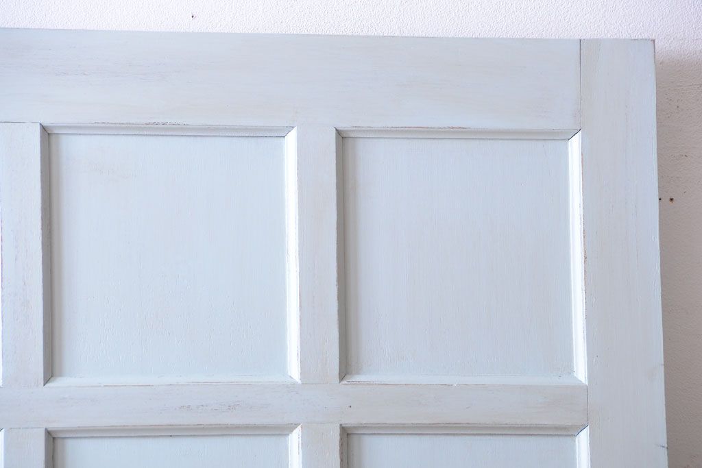 アンティークペイント　古いペンキのレトロなドア