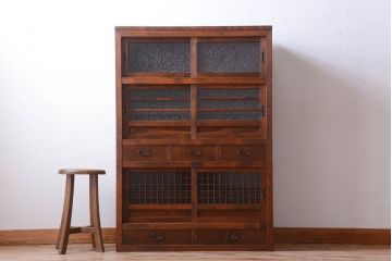 アンティーク家具　和製アンティーク　結霜ガラス入り!古い木製の水屋箪笥(収納棚・食器棚)