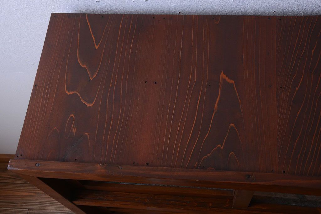 アンティーク家具　和製アンティーク　結霜ガラス入り!古い木製の水屋箪笥(収納棚・食器棚)