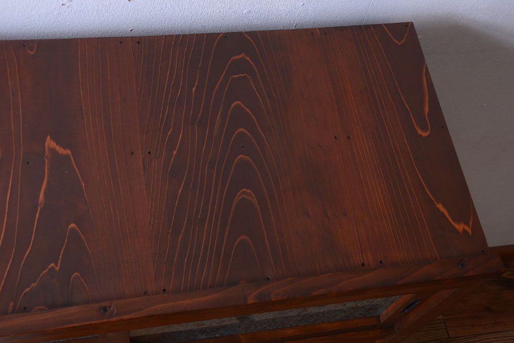 アンティーク家具　和製アンティーク　結霜ガラス入り!古い木製の水屋箪笥(収納棚・食器棚)