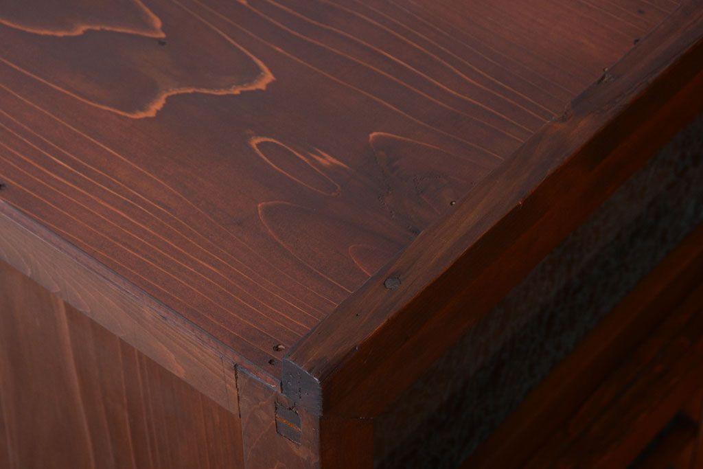 アンティーク家具　和製アンティーク　結霜ガラス入り!古い木製の水屋箪笥(収納棚・食器棚)