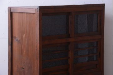 アンティーク家具　和製アンティーク　結霜ガラス入り!古い木製の水屋箪笥(収納棚・食器棚)