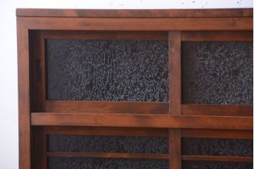 アンティーク家具　和製アンティーク　結霜ガラス入り!古い木製の水屋箪笥(収納棚・食器棚)