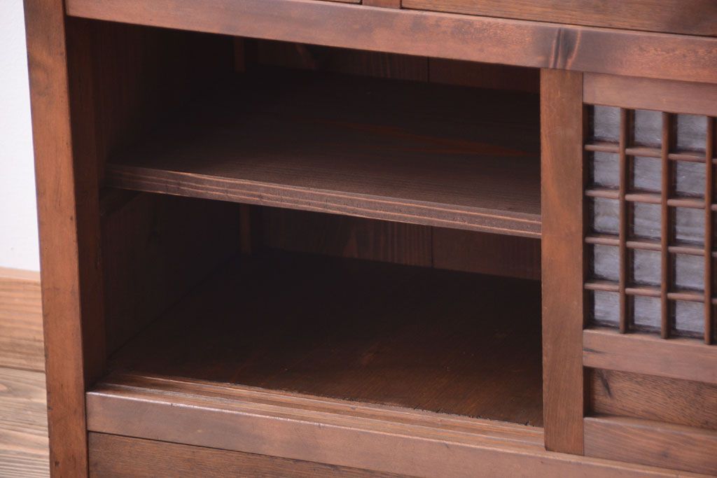 アンティーク家具　和製アンティーク　結霜ガラス入り!古い木製の水屋箪笥(収納棚・食器棚)