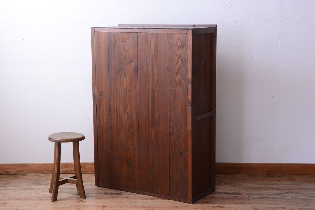 アンティーク家具　和製アンティーク　結霜ガラス入り!古い木製の水屋箪笥(収納棚・食器棚)