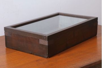 アンティーク雑貨　アンティーク　古い木製のコレクションボックス(ガラスケース)(1)