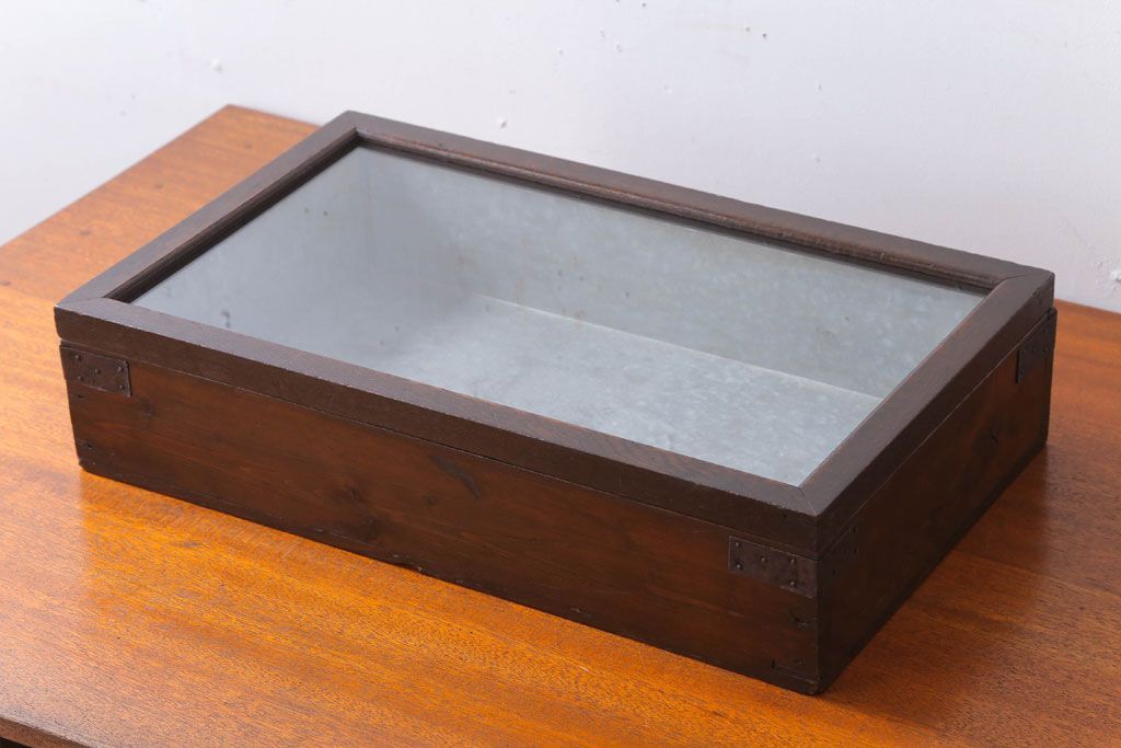 アンティーク家具　アンティーク　古い木製のコレクションボックス(2)