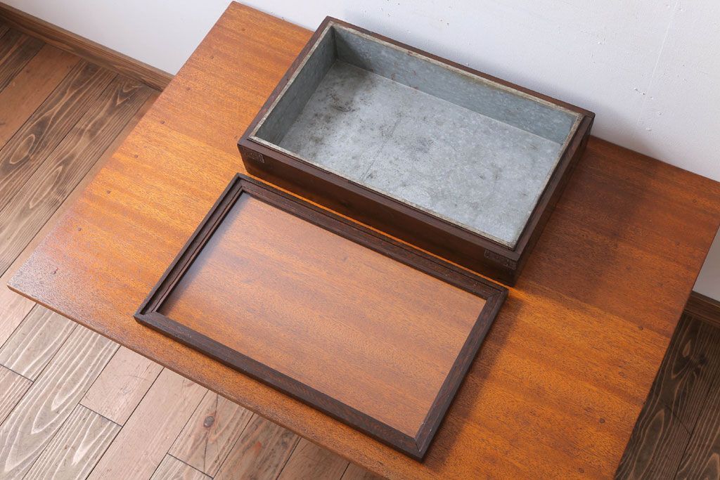 アンティーク家具　アンティーク　古い木製のコレクションボックス(2)