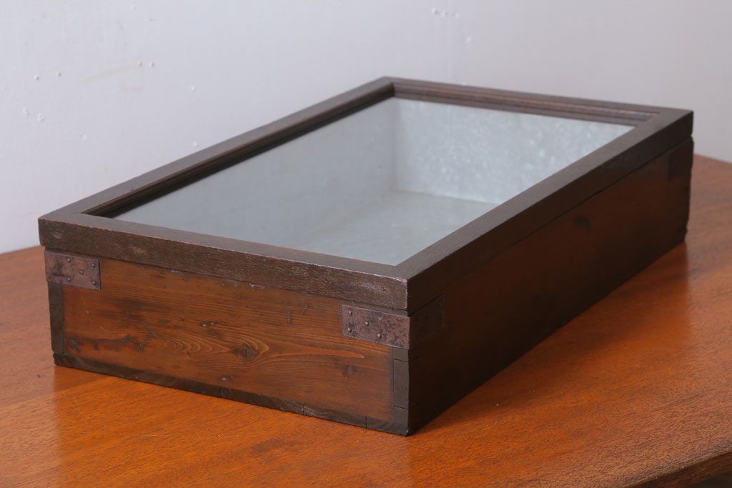 アンティーク家具　アンティーク　古い木製のコレクションボックス(2)